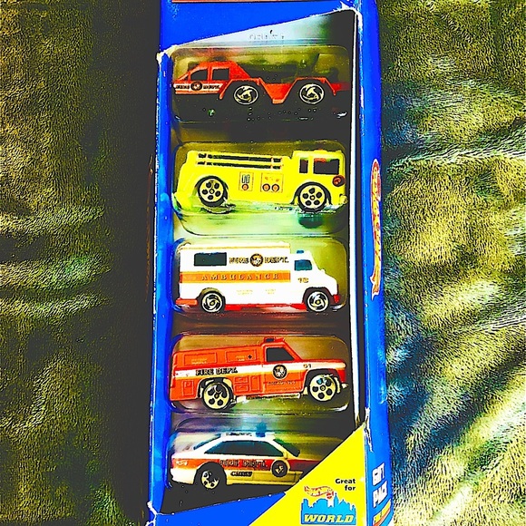 Hot Wheels Vintage Die-cast Fire Fighter & Racing Street Wheels Sets - Picture 9 of 14